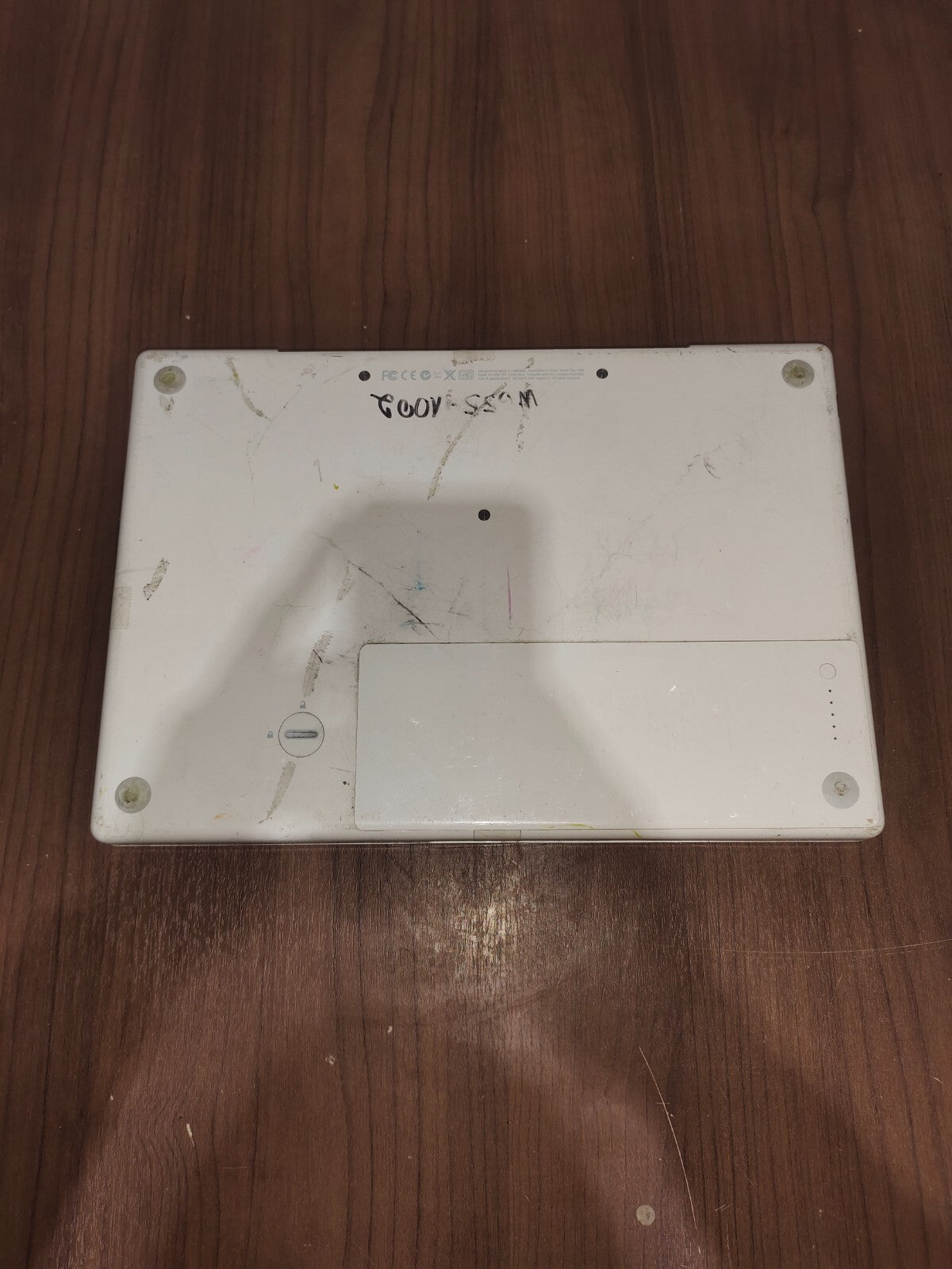 Apple MacBook A1181 13.5" Laptop 2007 White - For Parts