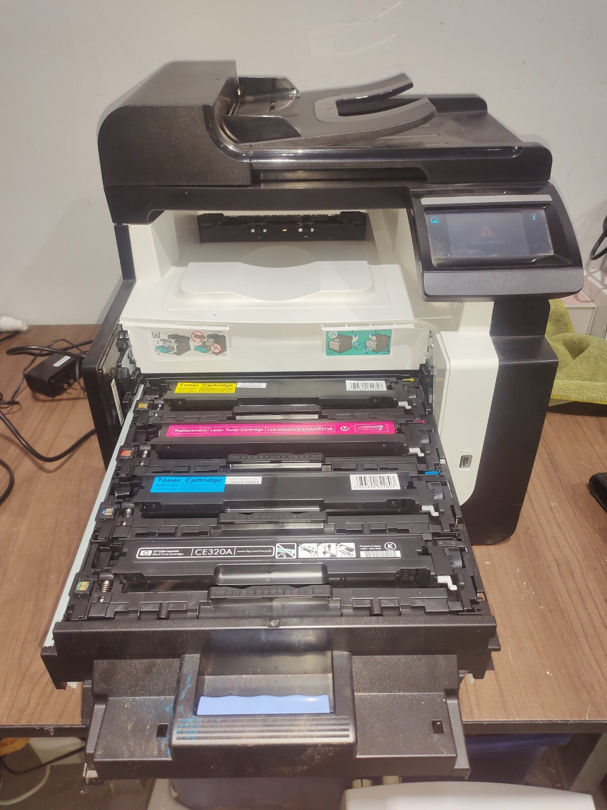 HP Laserjet PRO CM1415FNW Color MFP Printer CE862A