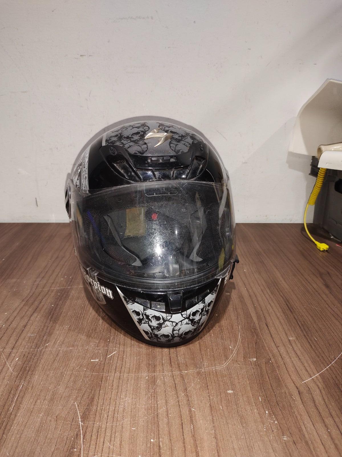Scorpion Skull Bucket Exo 400 Motorcycle Helmet