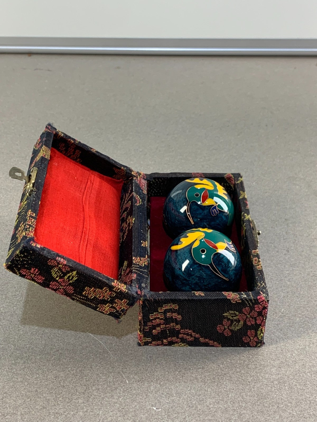 Vintage Post Acupuncture Bird Cloisonne Chinese Health Baoding Chime Balls.