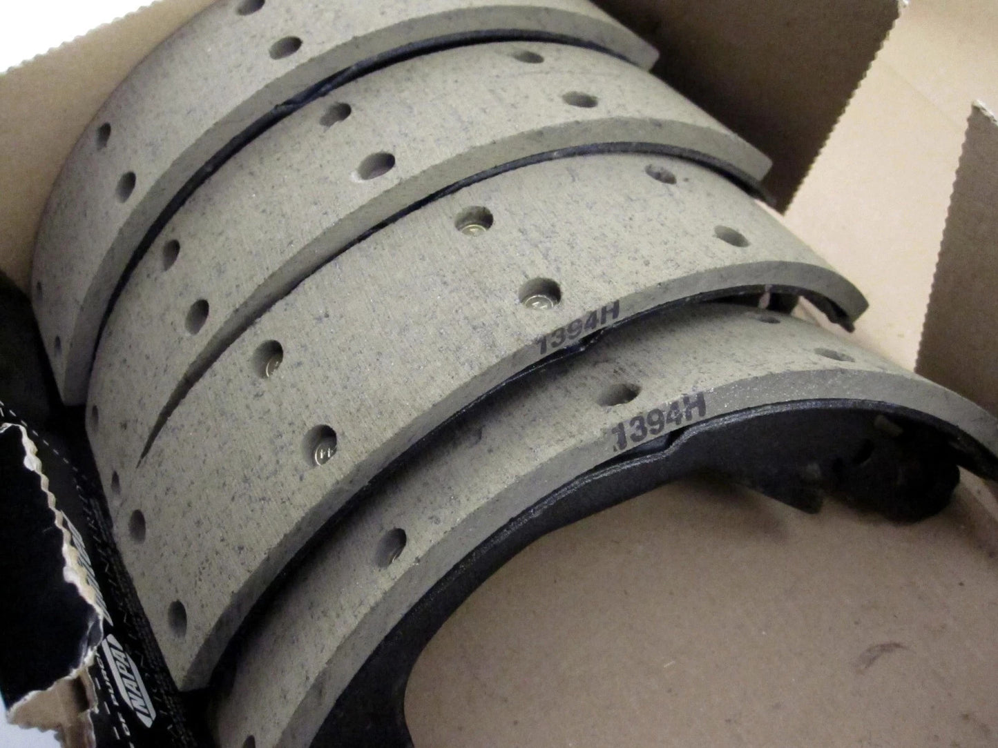NAPA AE636R Riveted Brake Shoe Set 061003DT 6‑1003D3REL – New