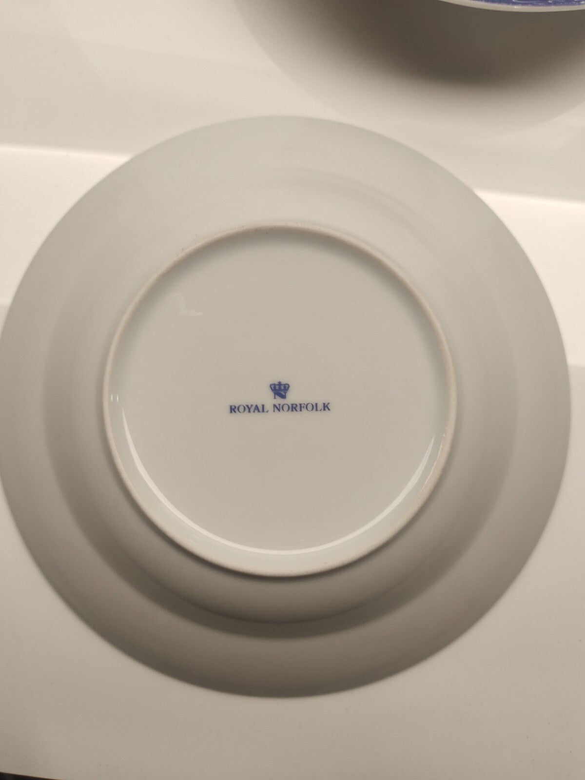 ROYAL NORFOLK PLATES/CUPS BLUE & WHITE Crockery Set