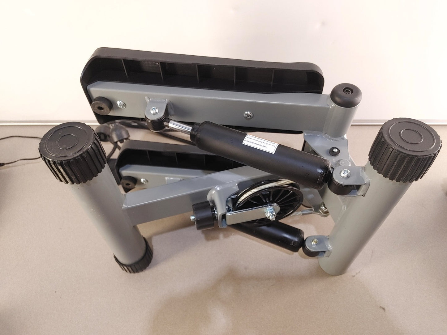 GOOD CONDITION Sunny Health and Fitness Excersise Walking Fitness Stepper Grey