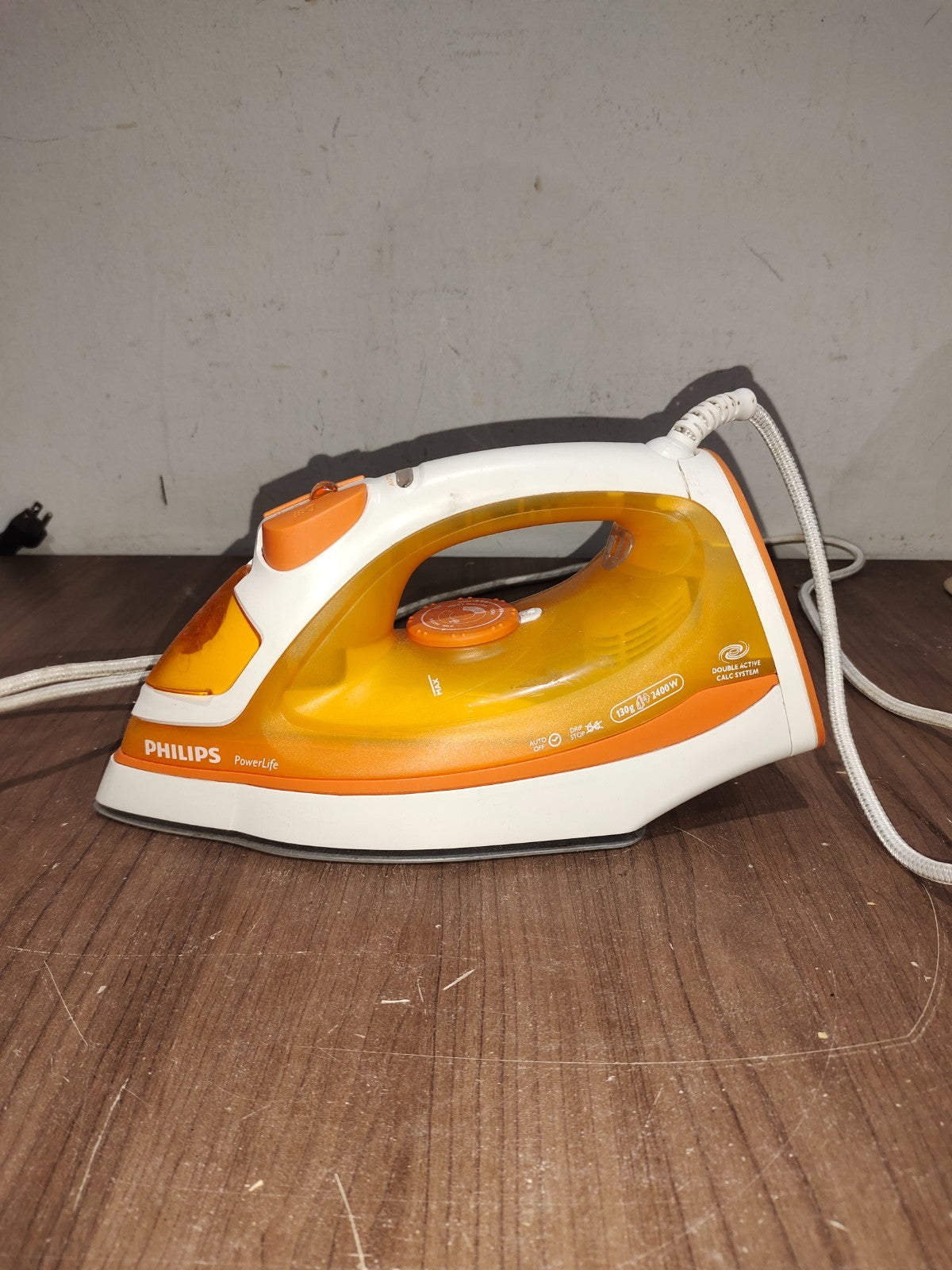 Philips Perfect Care Series Steam Iron - NL9206AD-4