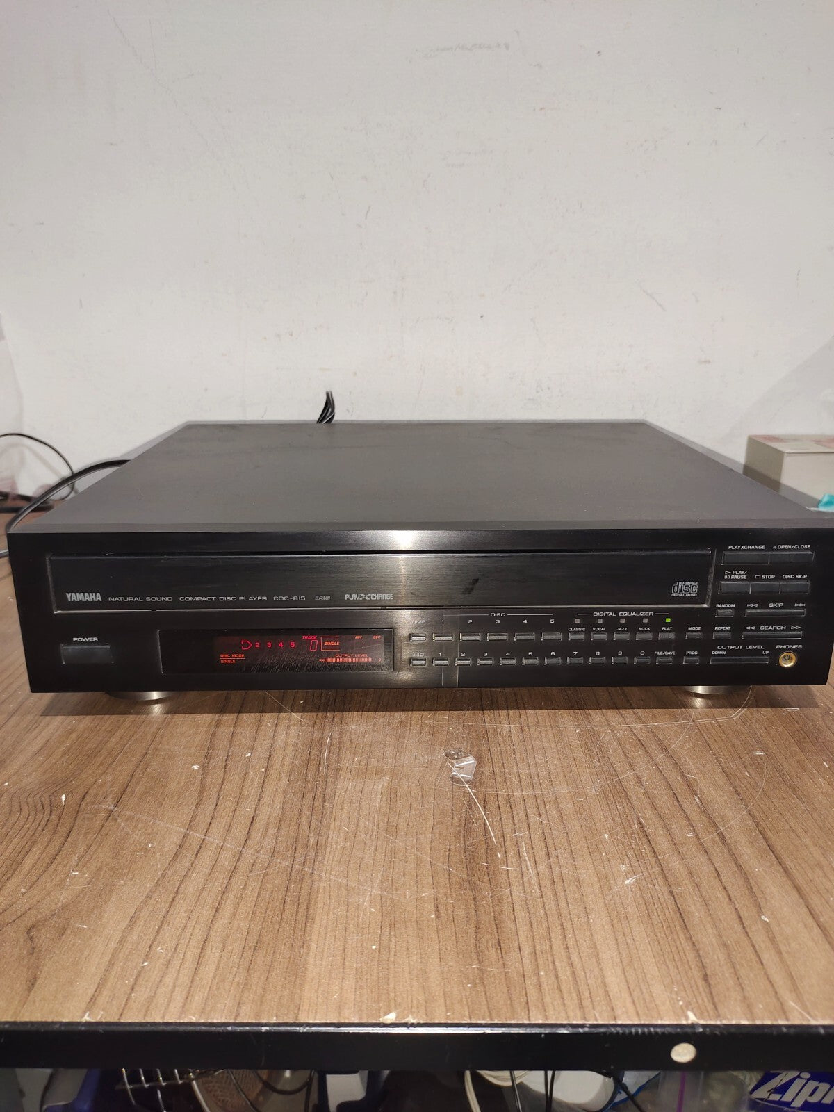 YAMAHA CDC-815 - 5 Disc CD Changer W/ Switchable Digital Out Needs Belt