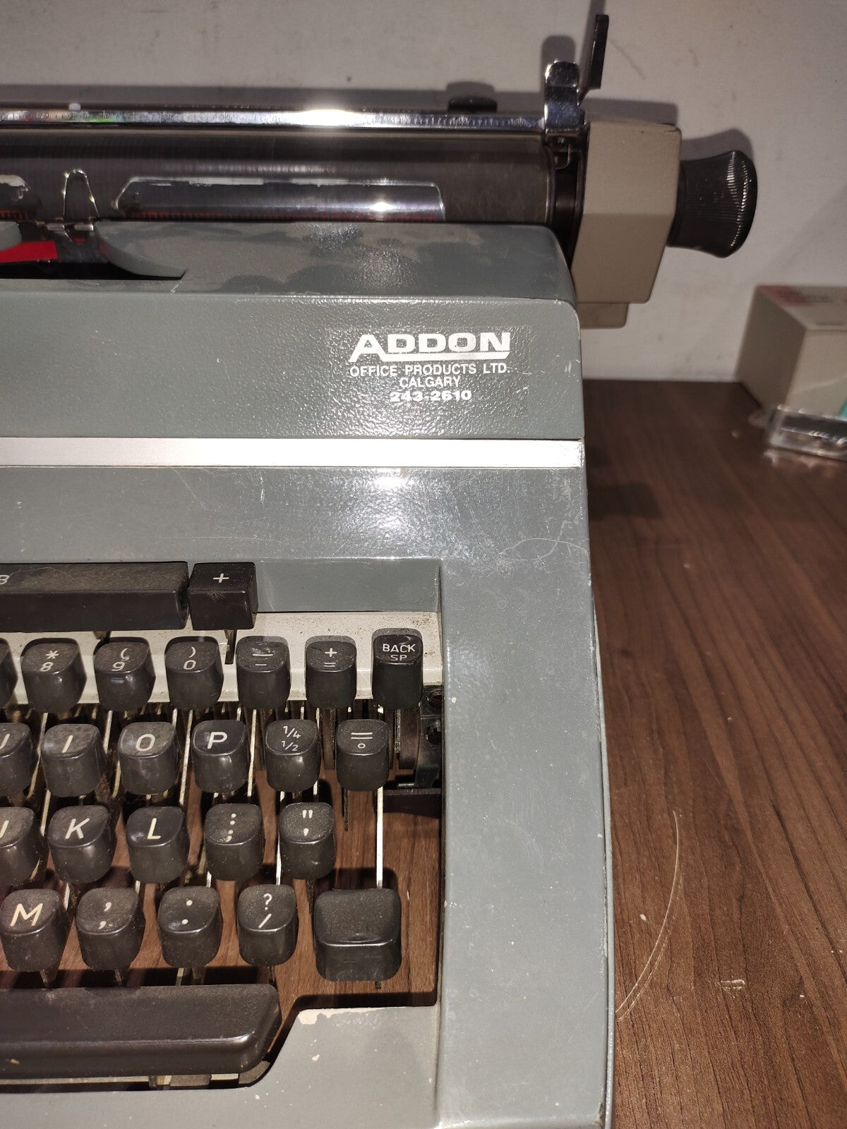 ADLER - UNIVERSAL 200 - TYPEWRITER - MADE IN GERMANY