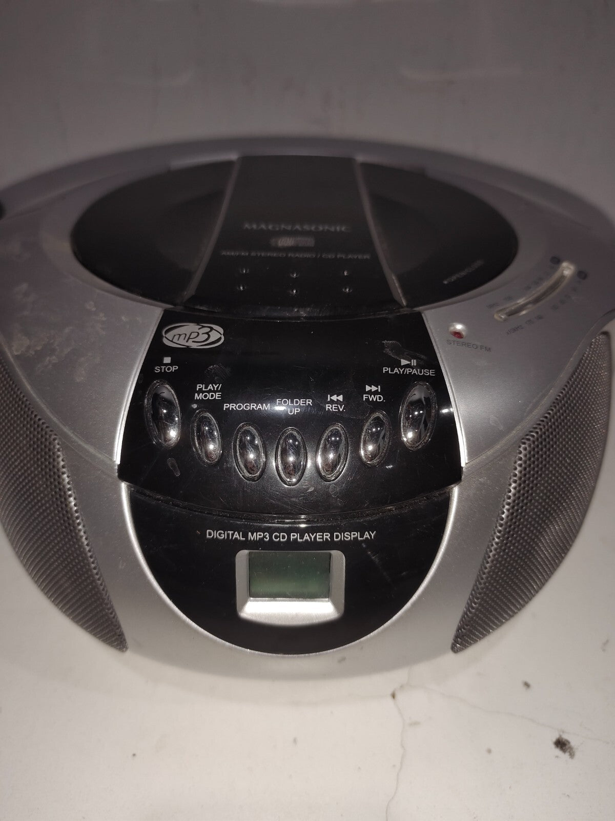 Magnasonic AM/FM Stereo Radio/CD Player - Boombox
