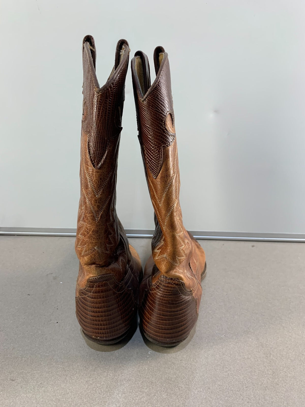 Vintage Cowboy Boots Men Tan Stiched Wing tip toe Sized EU 39 Made in Spain
