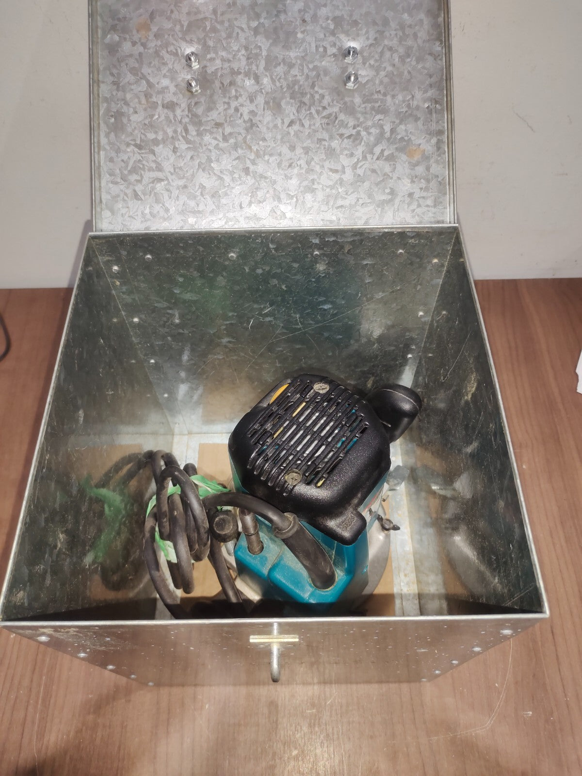MAKITA 3612C Plunge Router 3-1/4 H.P. 115 Volt 9000-23000 RPM