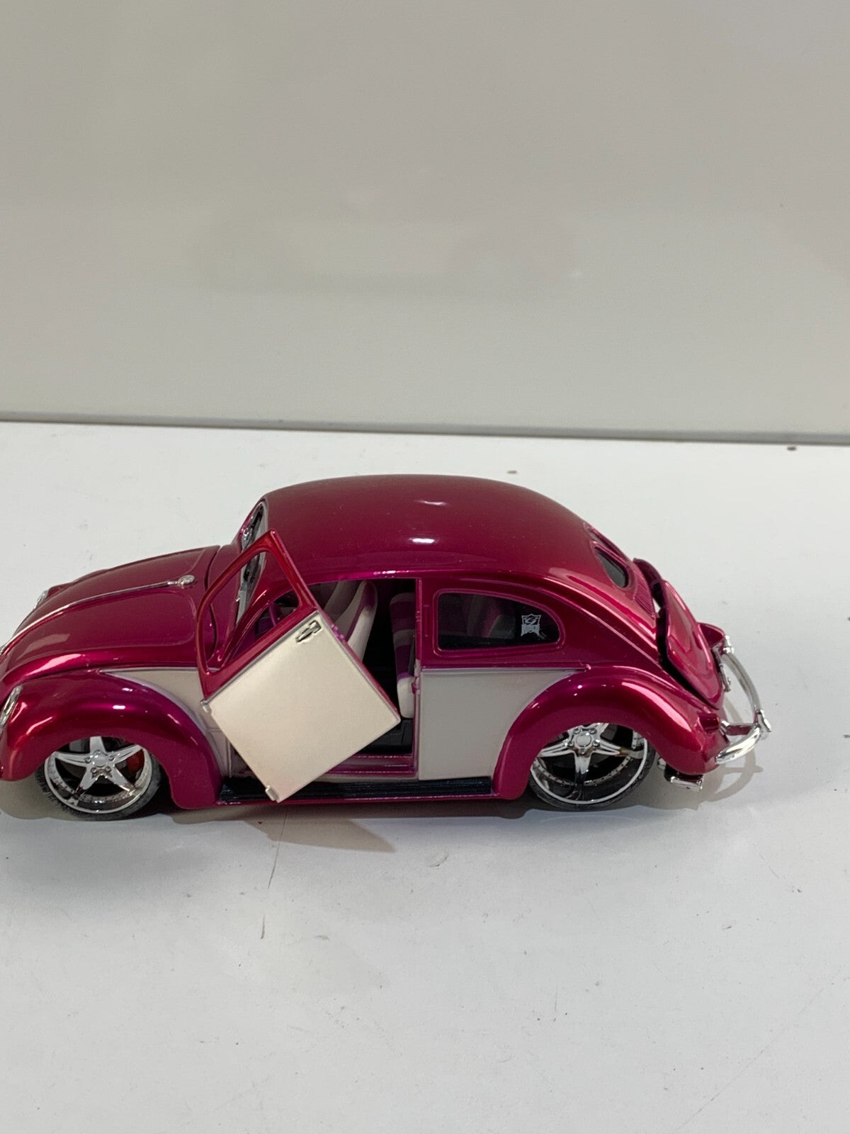 RARE 2006 Maisto G RIDEZ V BUGS 1951 VOLKSWAGEN BEETLE CUSTOM 1/18 Diecast
