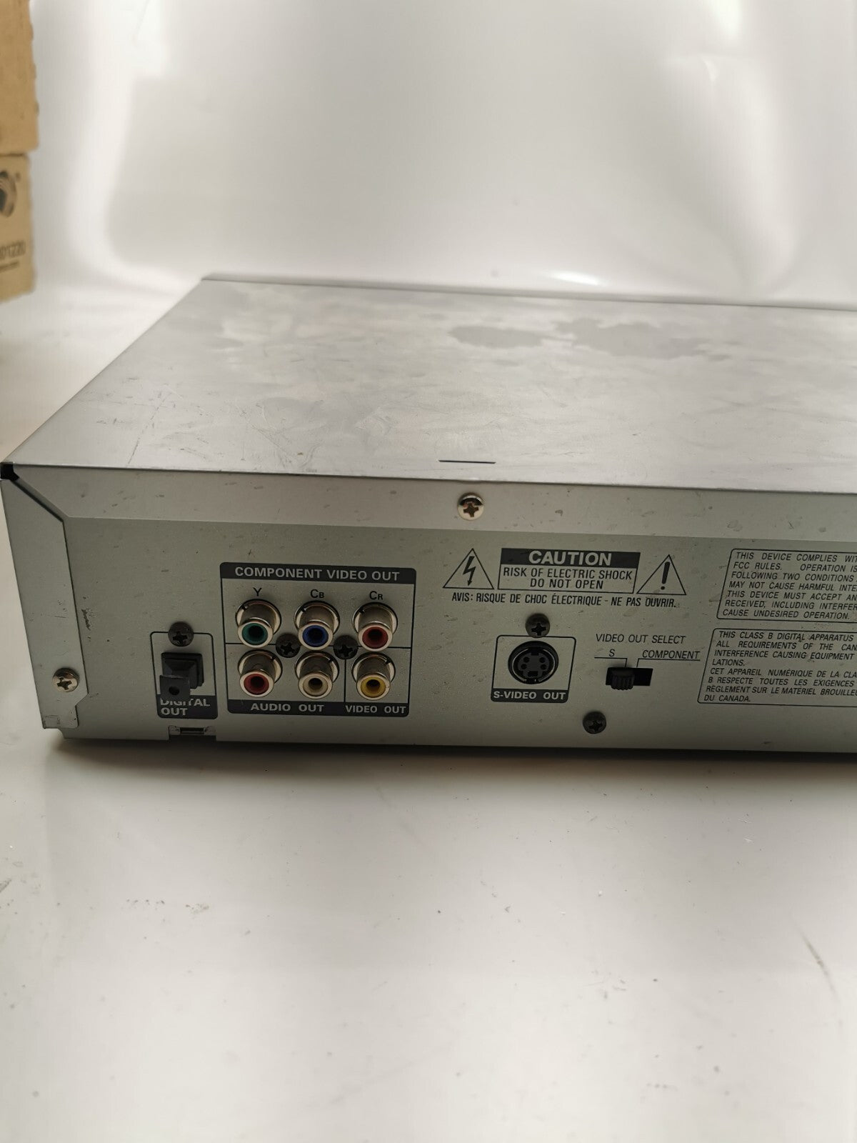 Sanyo DVD-7201 Component Digital Video DVD Player.