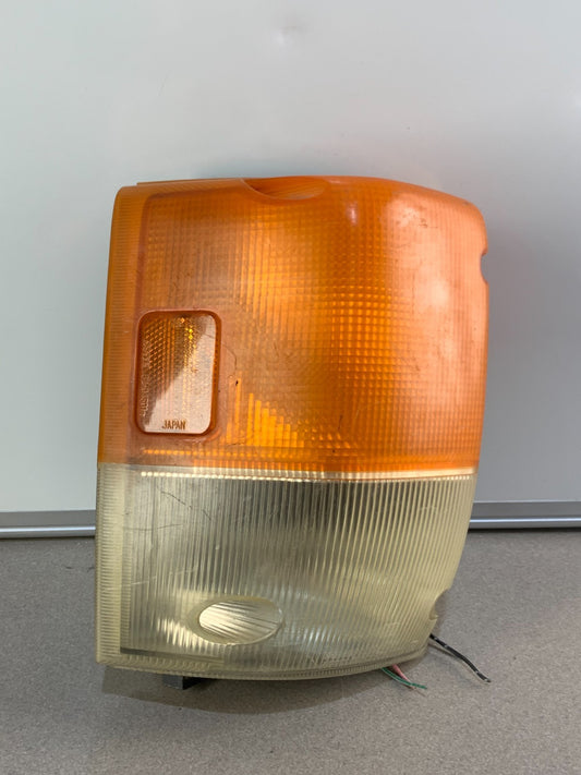 8-98052801-0 ISUZU RIGHT FRONT PARK/SIGNAL LAMP ASSY