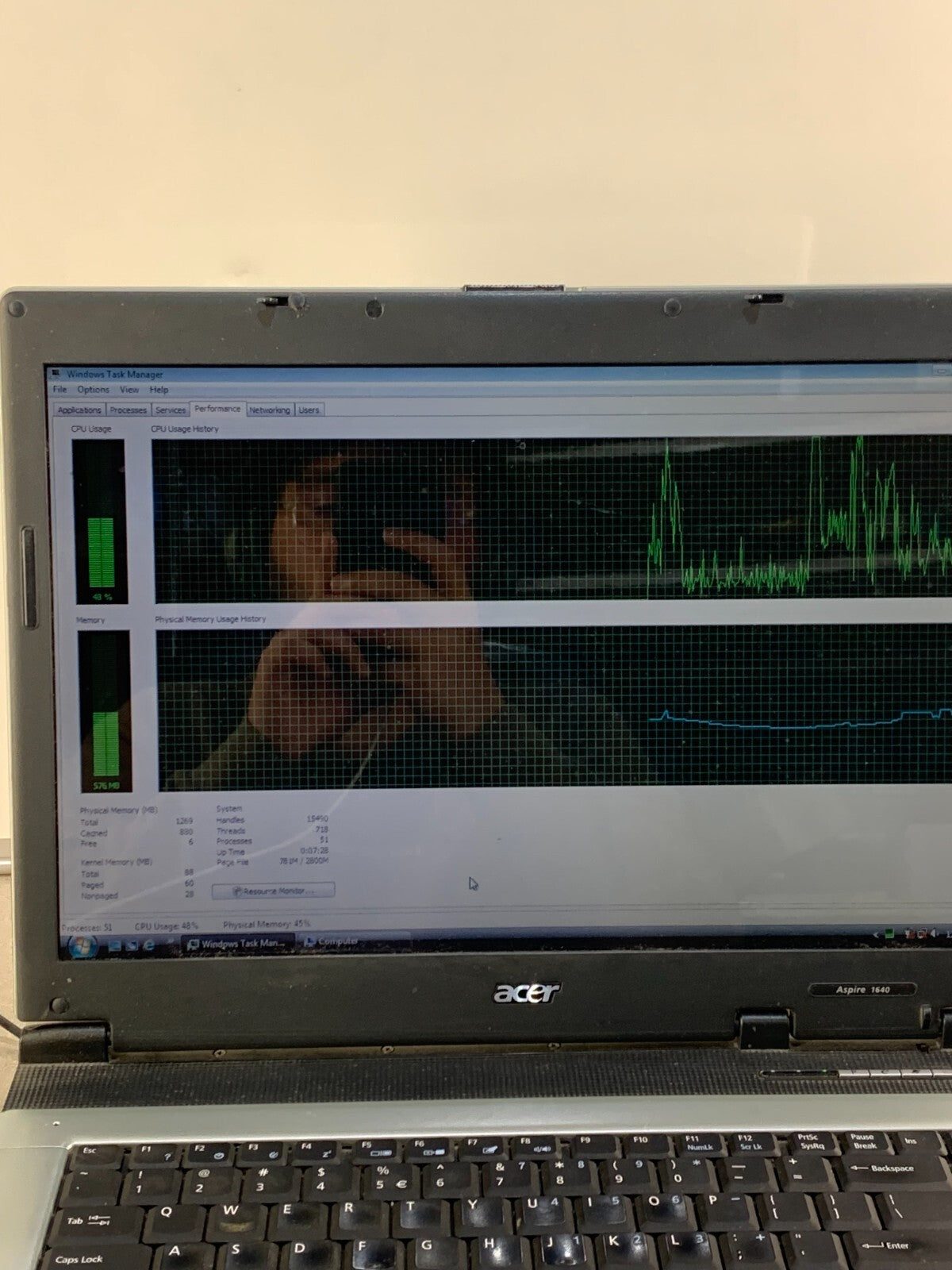 Acer Aspire 1640 Series, Intel Centrino Laptop, Windows 7, No battery