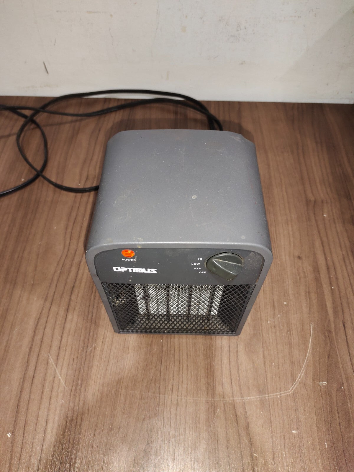 OPTIMUS H-7001 PORTABLE HEATER WITH THERMOSTAT