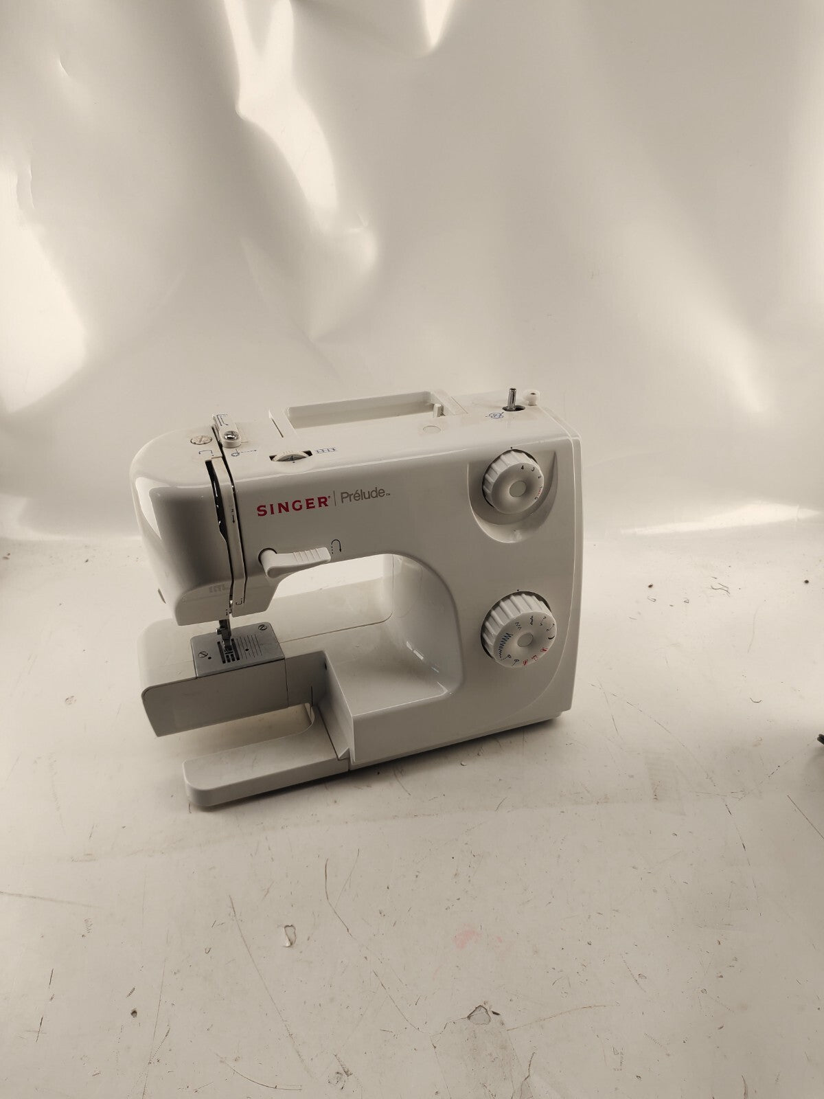 Singer 8280 Prelude Home Table Sewing Machine