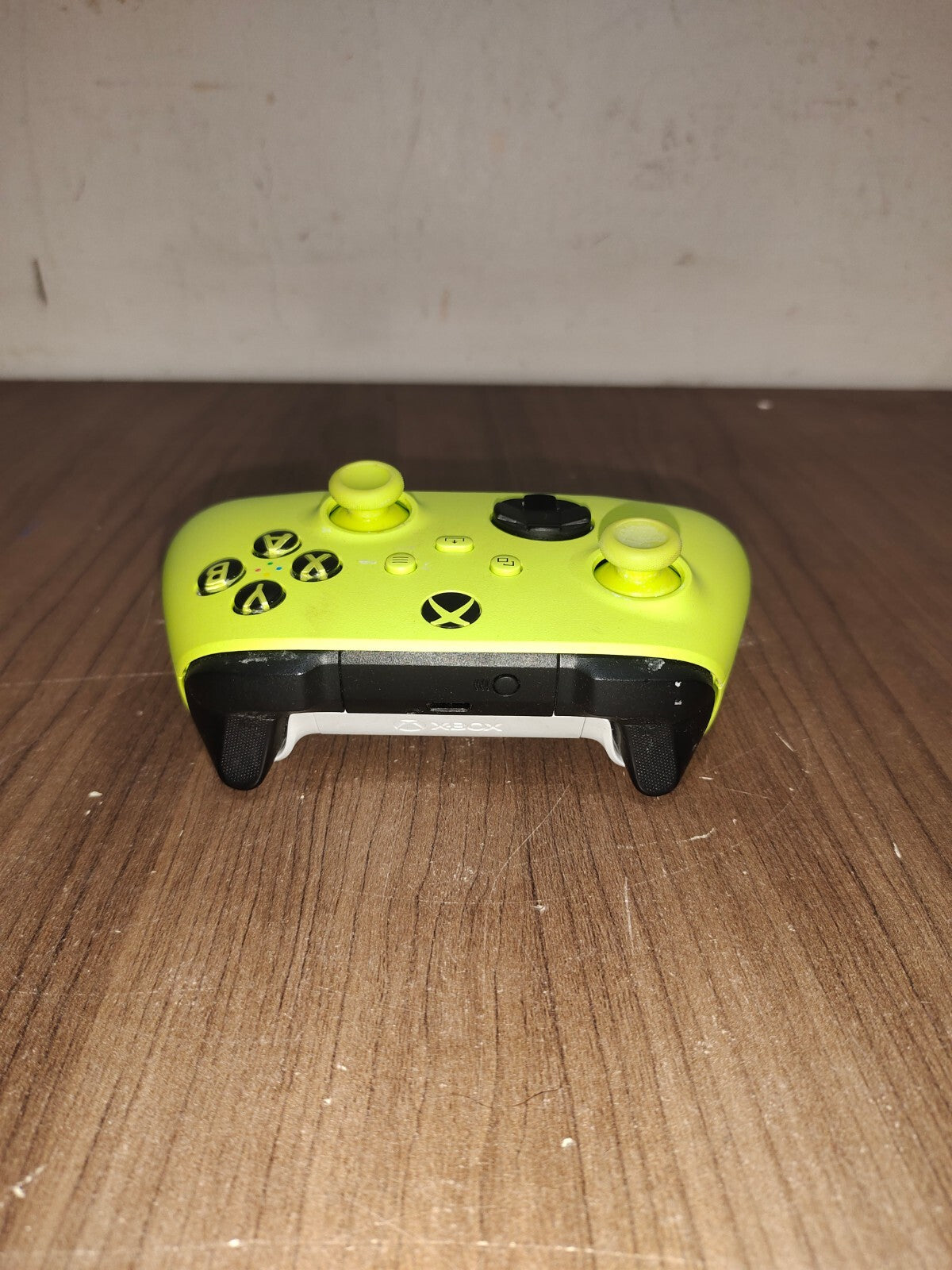 Xbox One Wireless Controller 1914 Neon Green Electric Volt