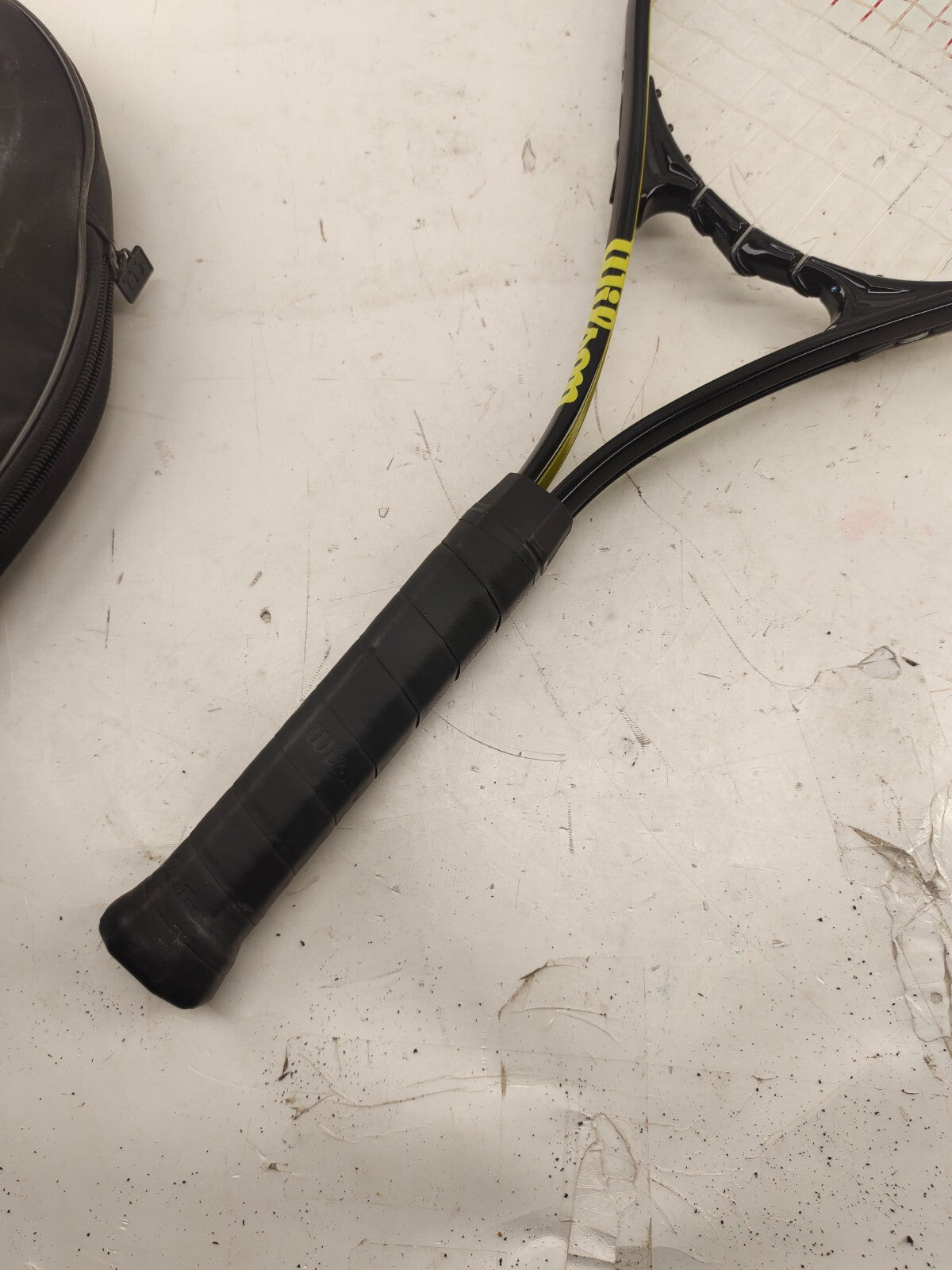 Wilson Tennis Racket Energy XL Yellow Black Pre-owned - With 3 Wilson Balls
