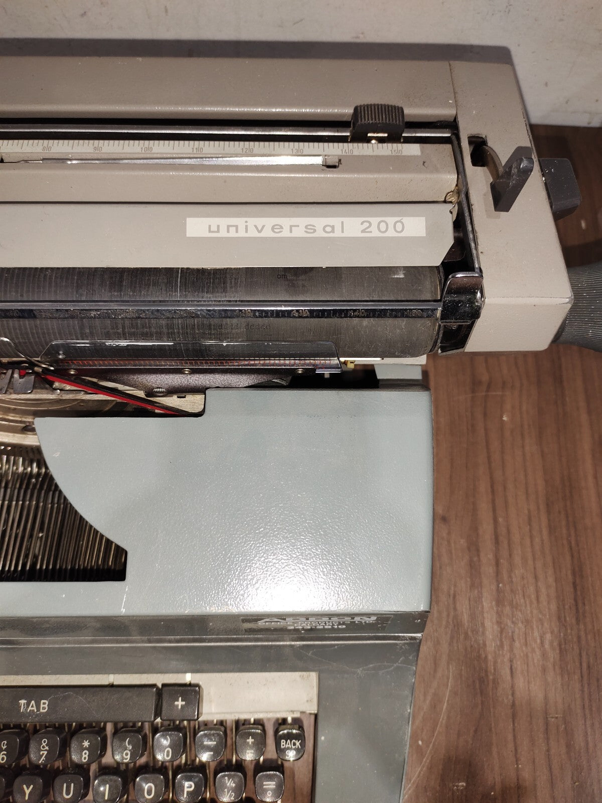 ADLER - UNIVERSAL 200 - TYPEWRITER - MADE IN GERMANY