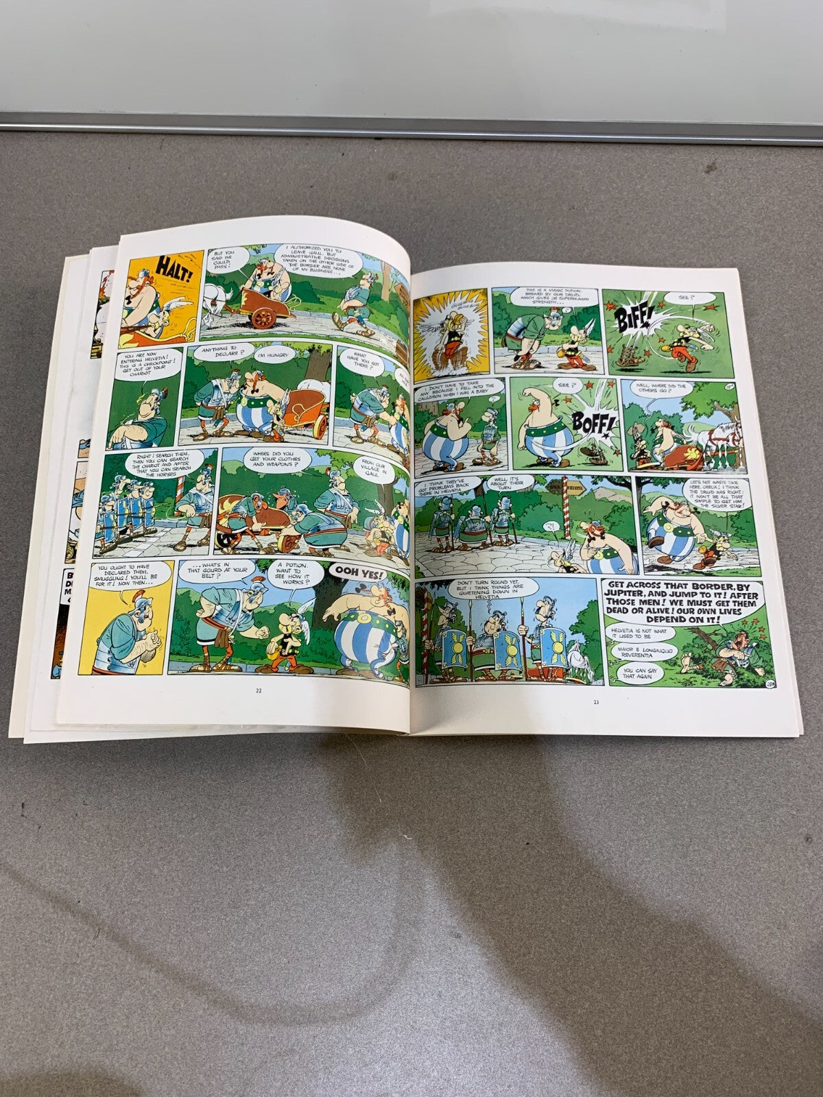 Asterix in Switzerland (1980, English) Paperbound / Softcover