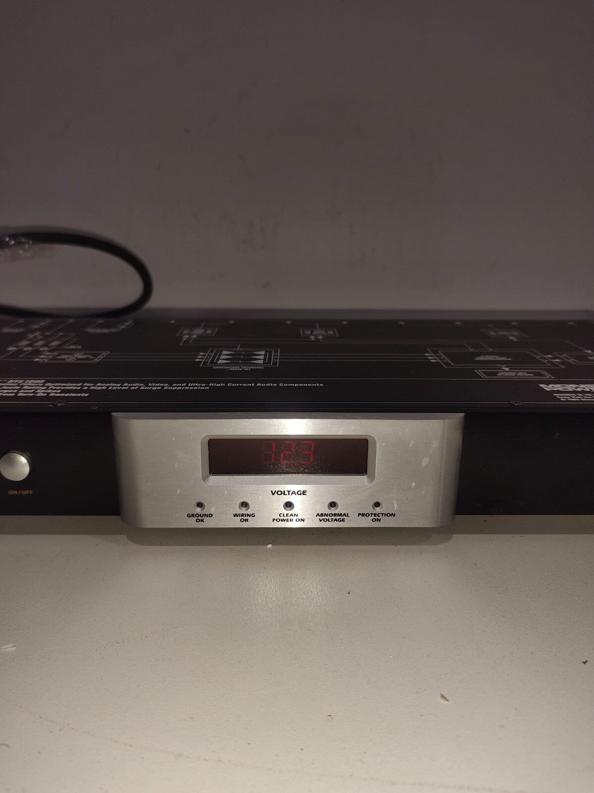 Monster Power HTS 1600 8-Outlet Home Theater Reference Surge Protector Center