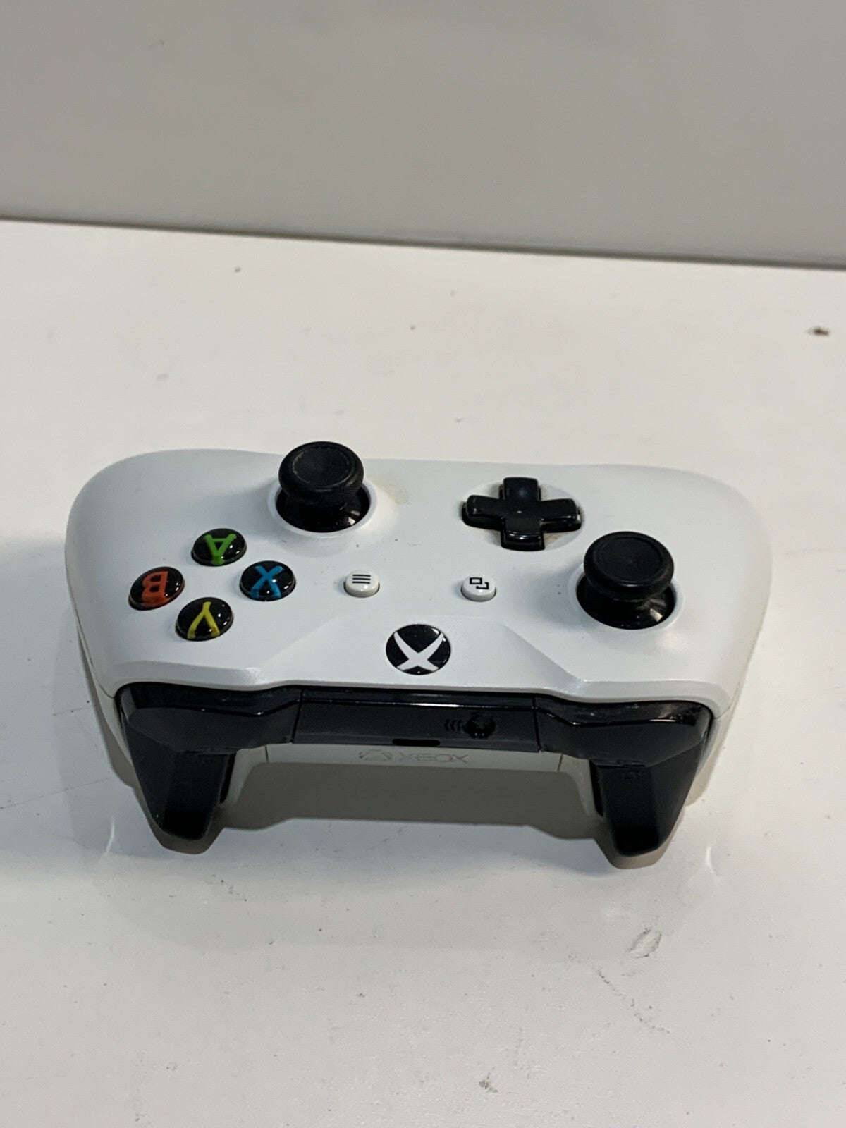 Xbox One Controller *untested but does blink*