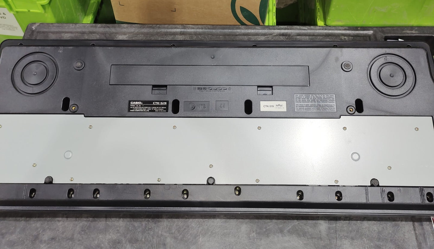 Casio CTK-519 Electronic Keyboard Synthesizer 100 tones rhythms songs midi