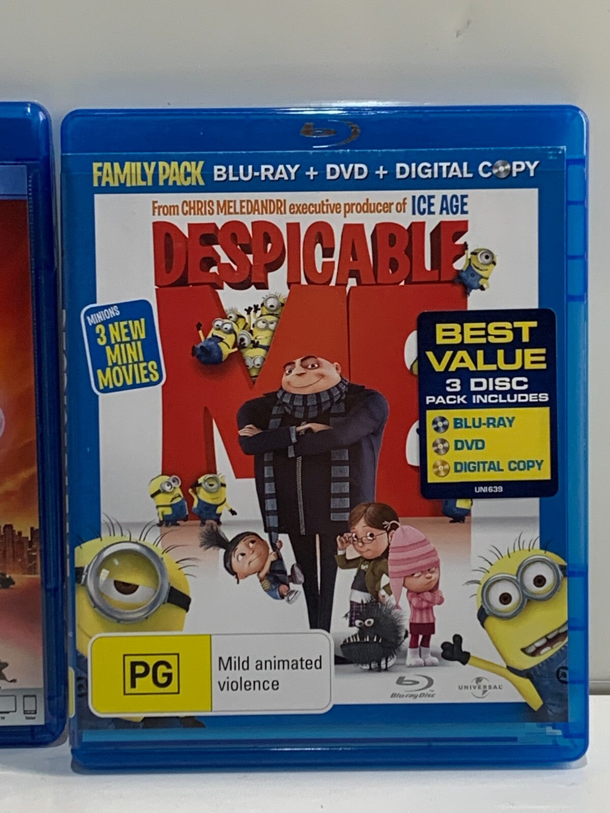 Lot of 2 Blu-Ray Incredibles 2 & DESPICABLE ME