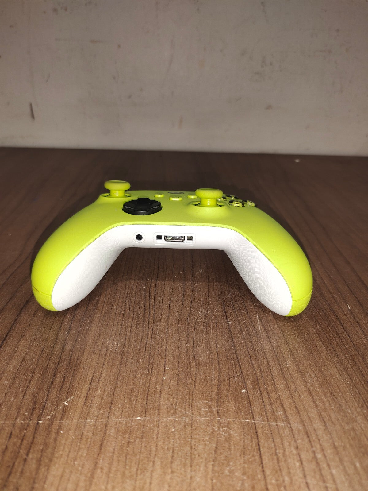 Xbox One Wireless Controller 1914 Neon Green Electric Volt