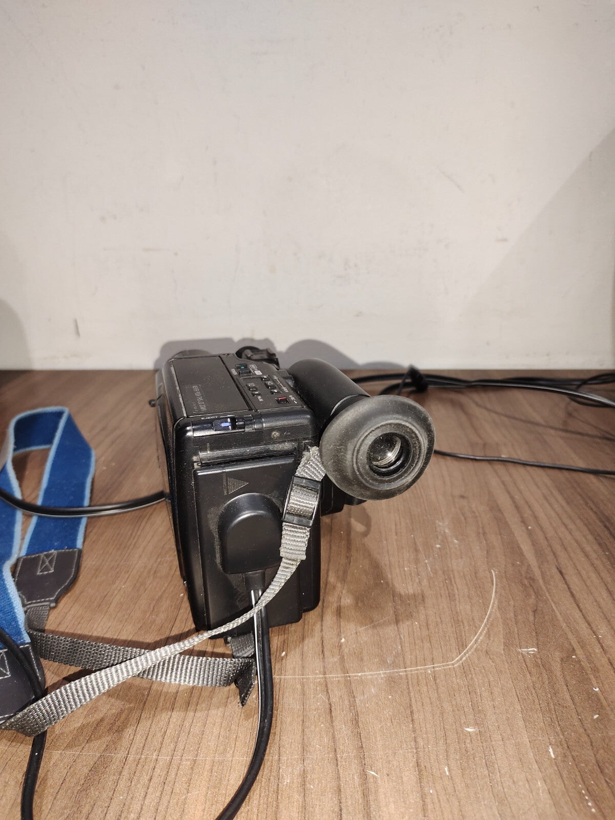 Sony Handycam CCD-F50 - Untested (For Parts)