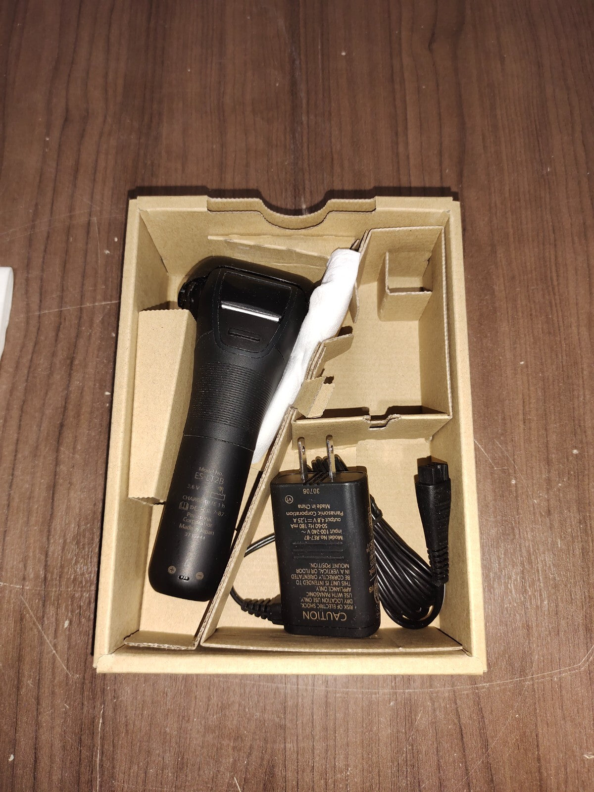 Panasonic ES-LT2B LAMDASH 3-Blade Basic Men's Shaver AC100-240V