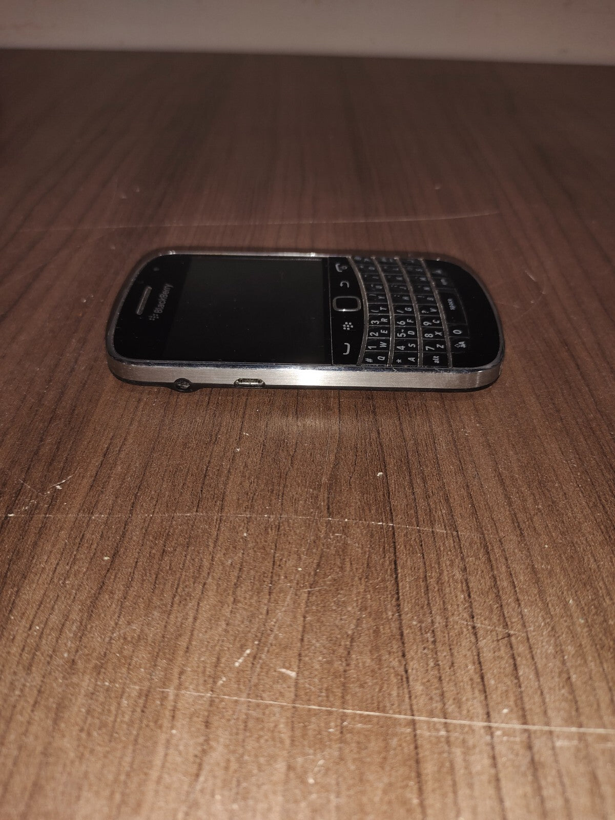 BlackBerry Bold Touch 9900 Mobile Phone - 4