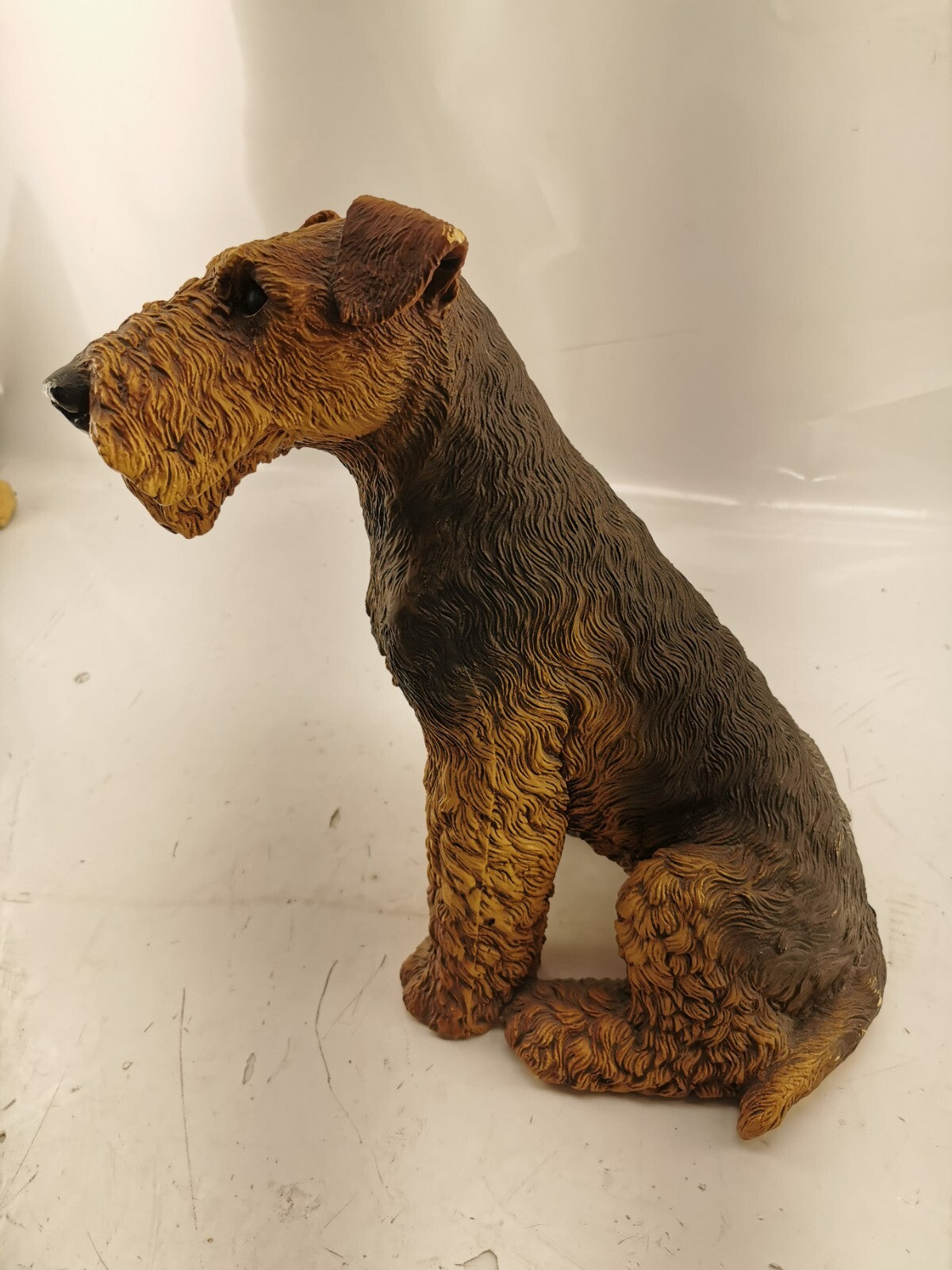 1985 Vintage Airedale Sitting