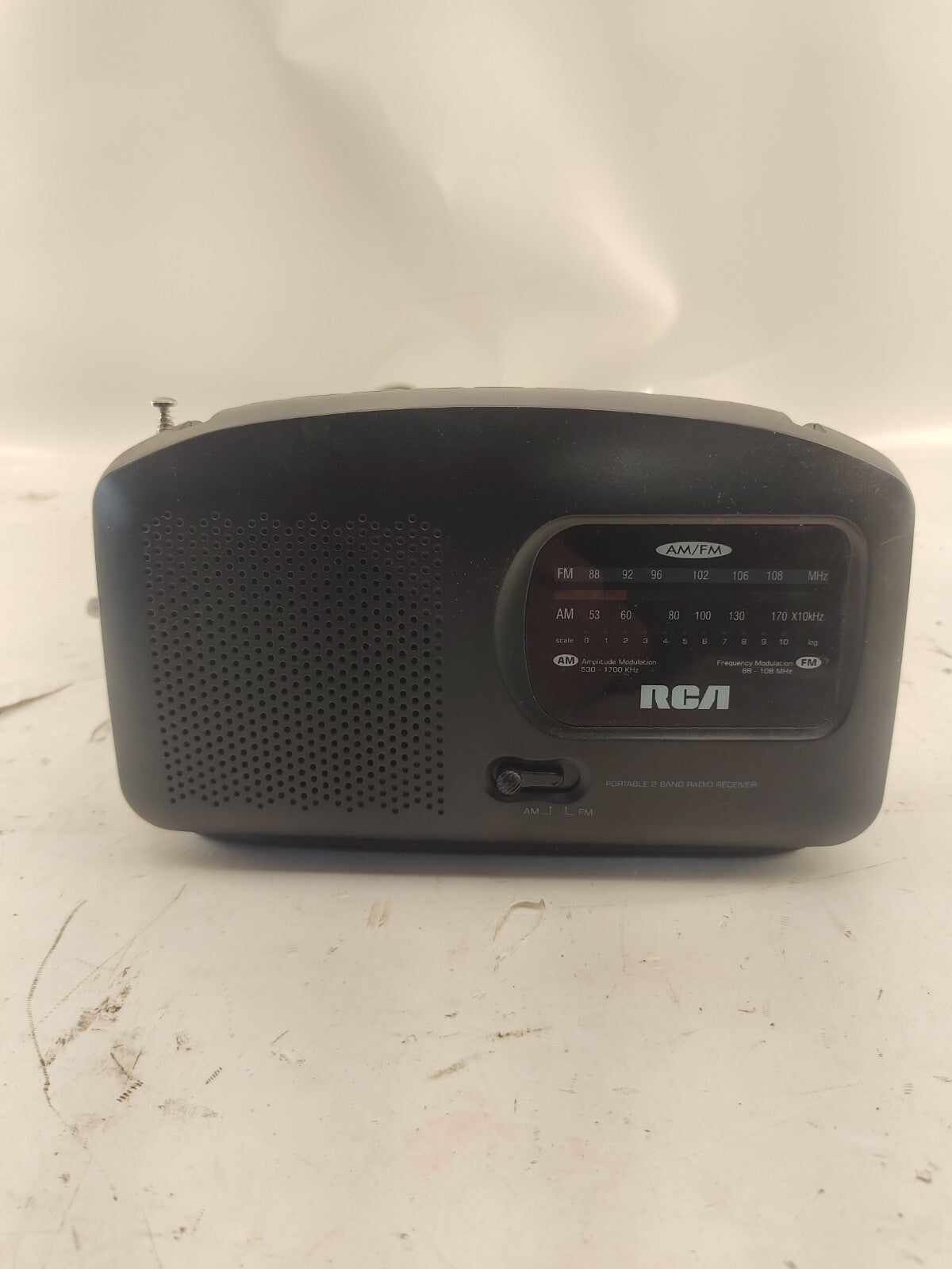 RCA RP7664A Portable 2 Band Radio Receiver