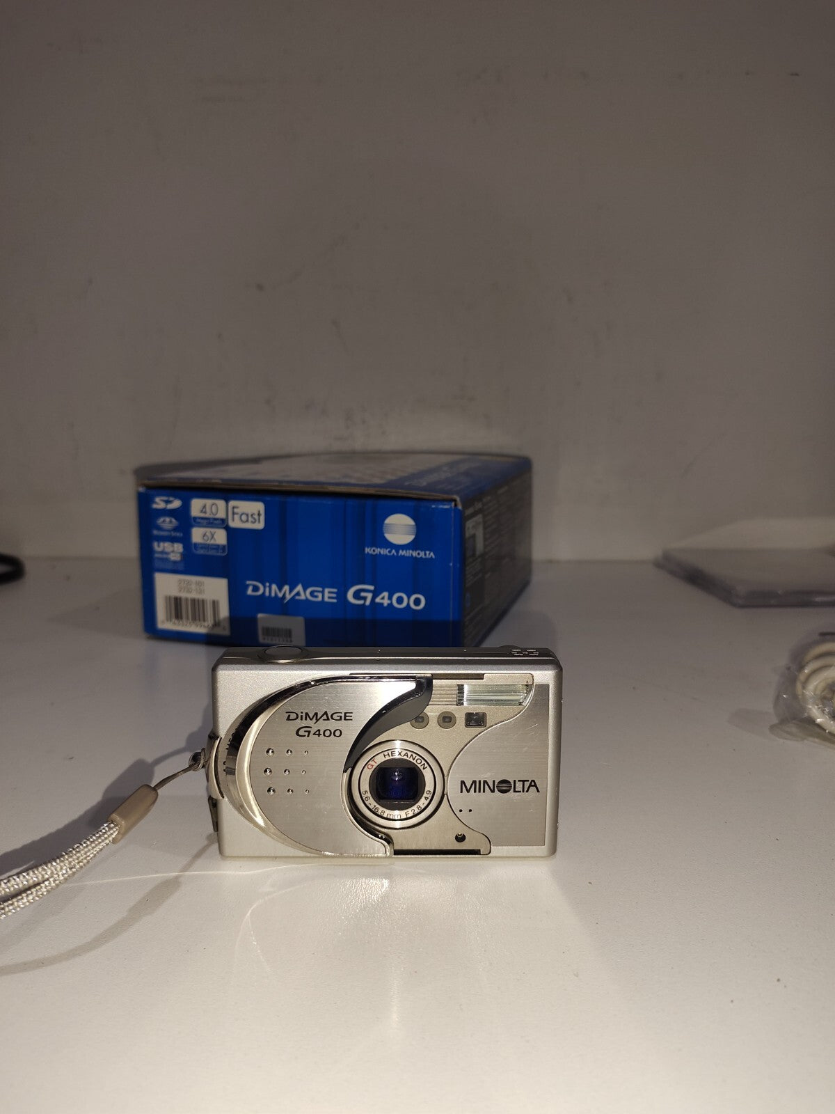 Minolta Dimage G400 Digital Camera 4.0MP Silver