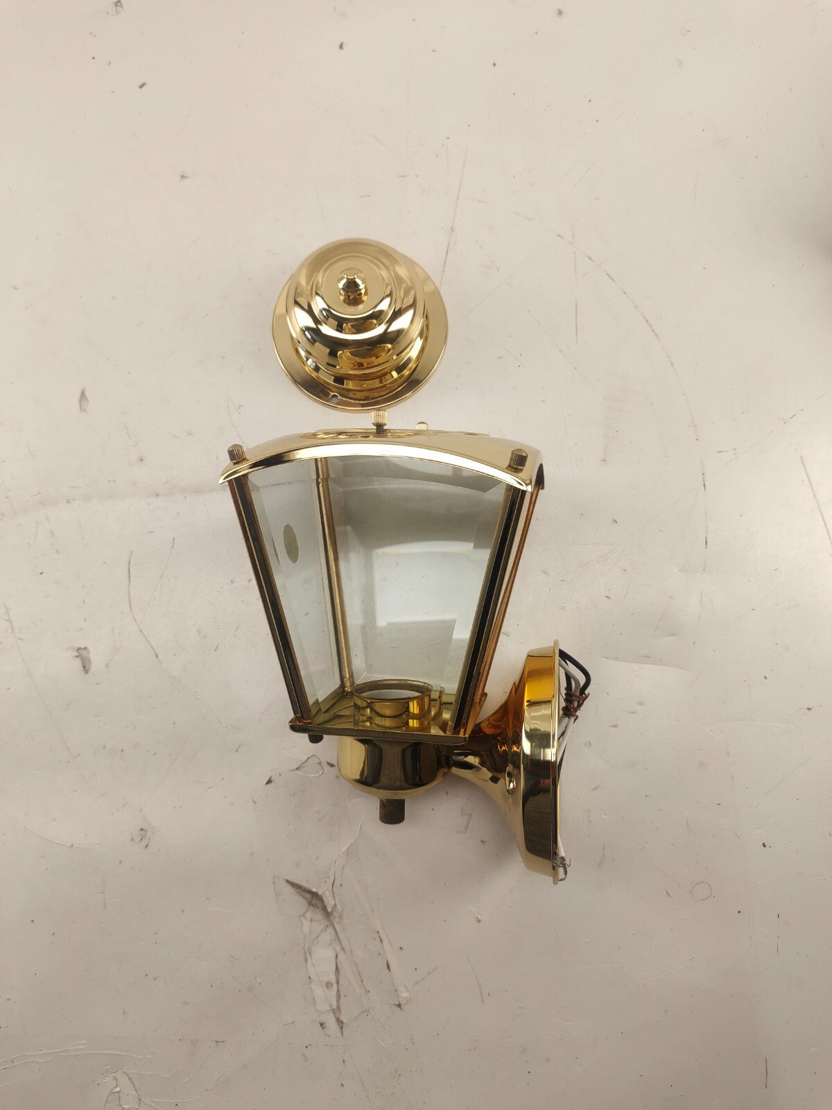 Prime One-Light Outdoor Gold Brass Finished Wall Lantern
