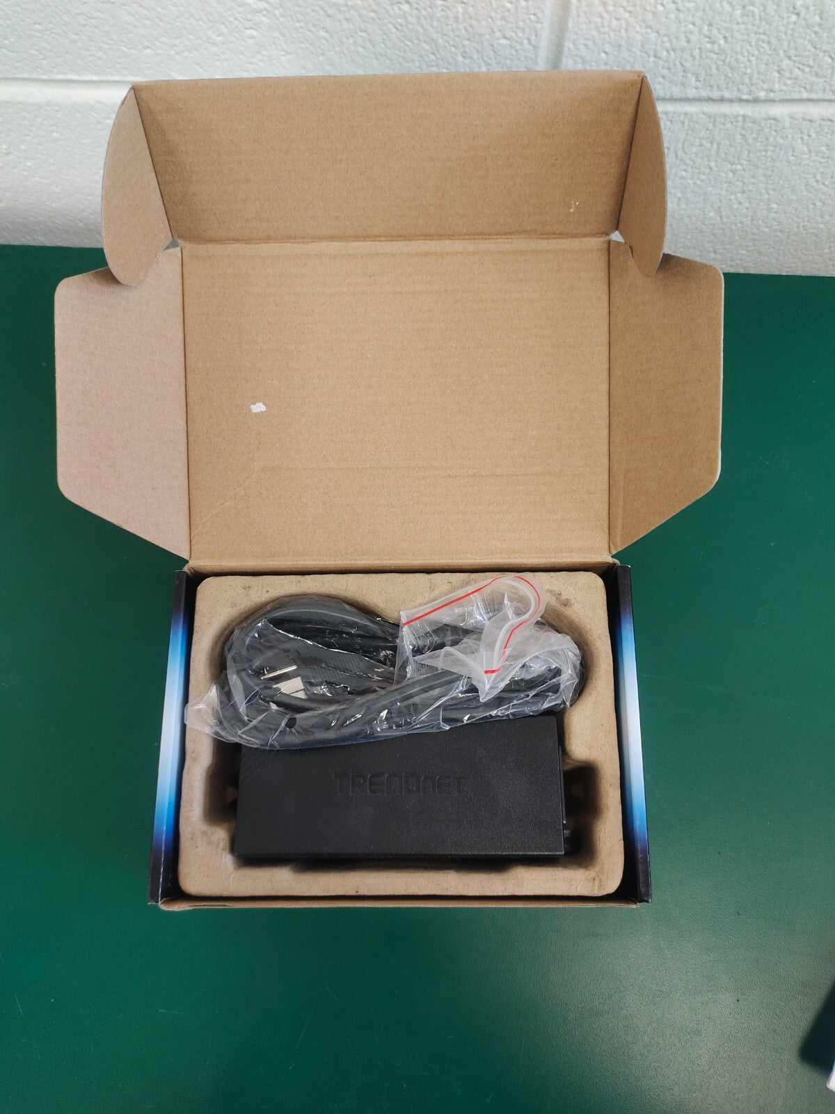TRENDnet Gigabit Power Over Ethernet Plus Injector, PoE+ (30W)
