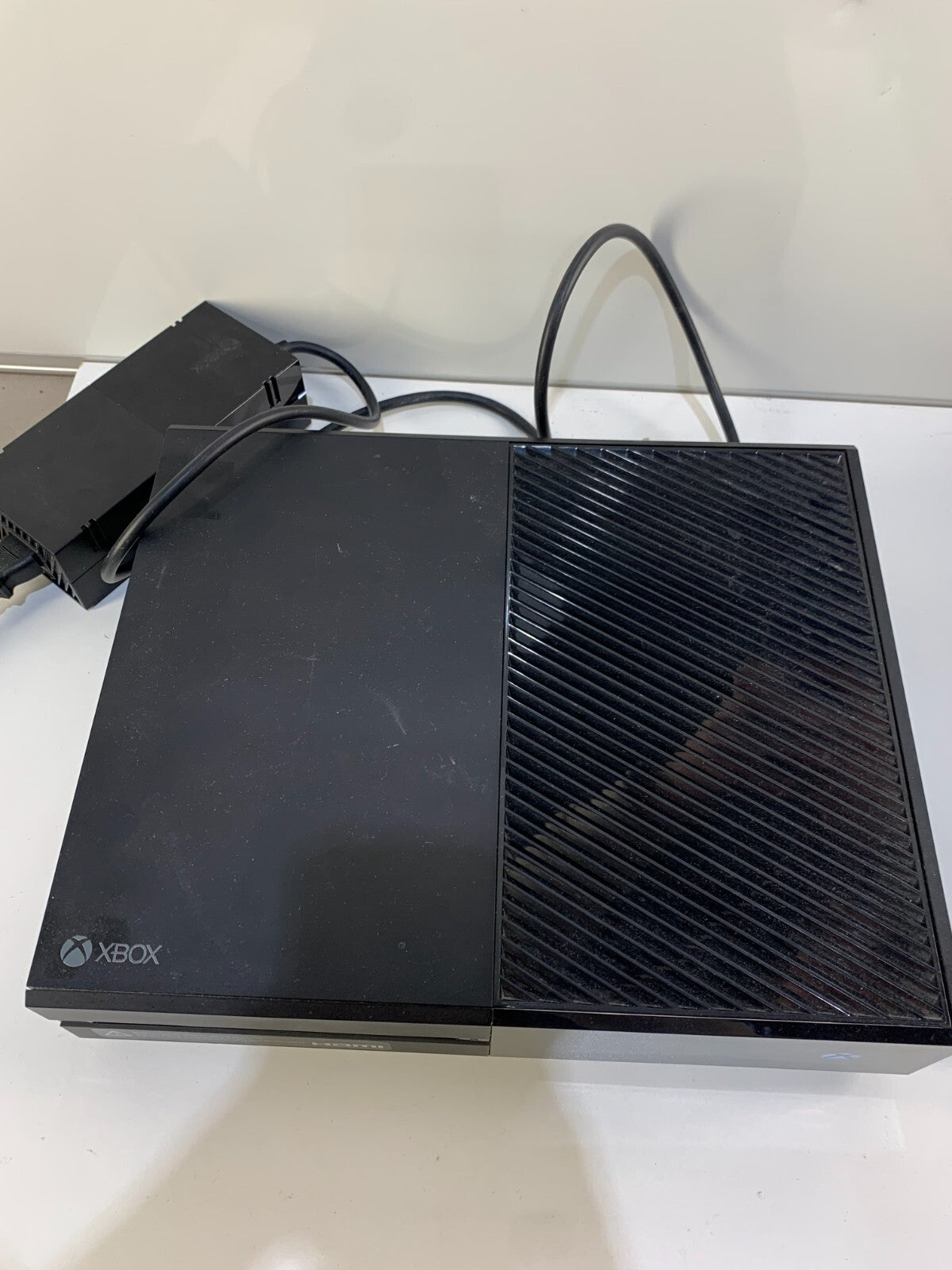 XBOX ONE CONSOLE MODEL 1540.