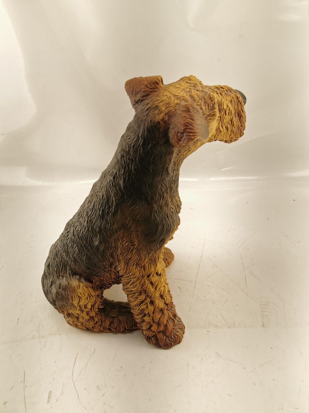 1985 Vintage Airedale Sitting