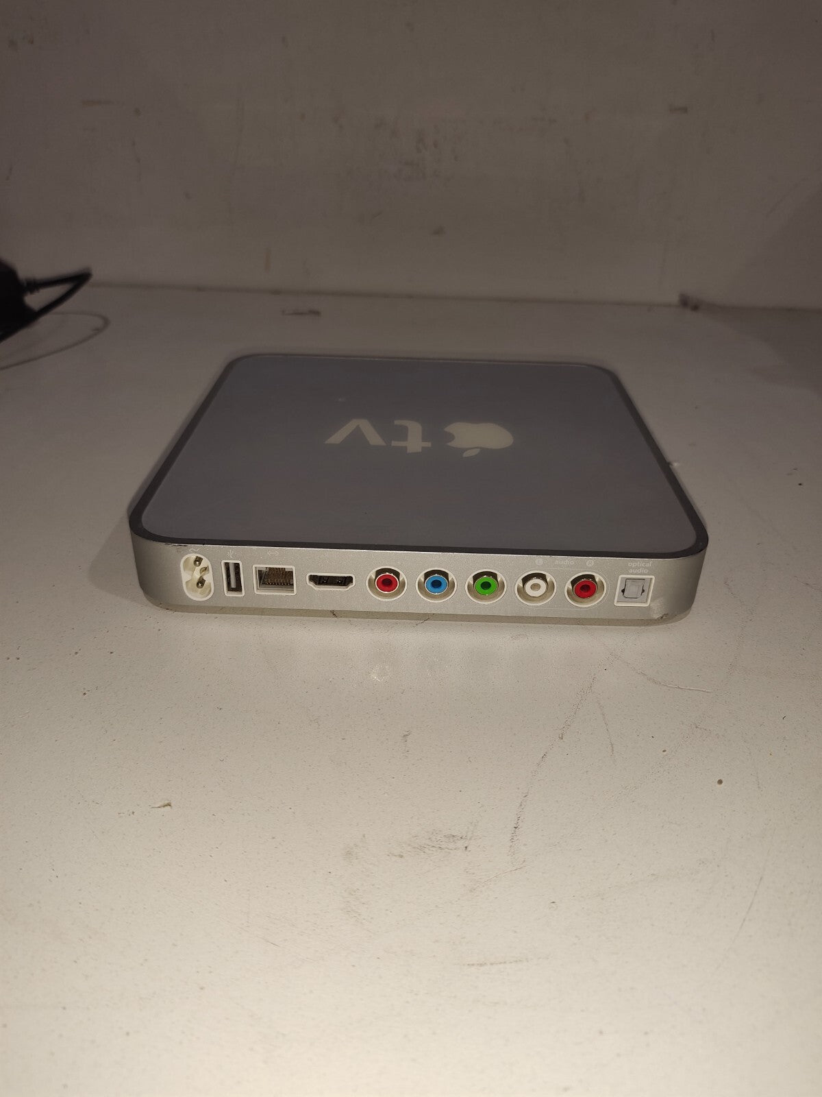 Apple TV (1st Generation) 160GB Media Streamer - A1218