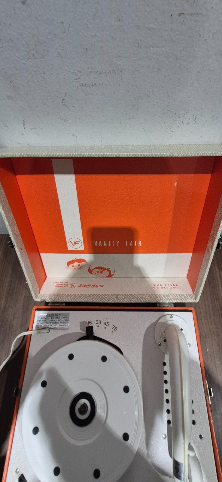 Vintage Vanity Fair Industries Kids 4 Speed Record Player ~ Model 400