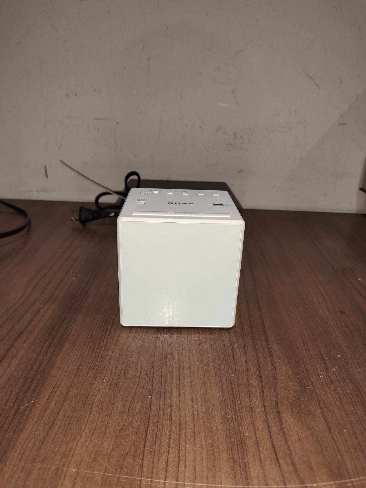 Sony ICF-C1 Desktop Alarm Clock AM FM Radio Automatic Set UP