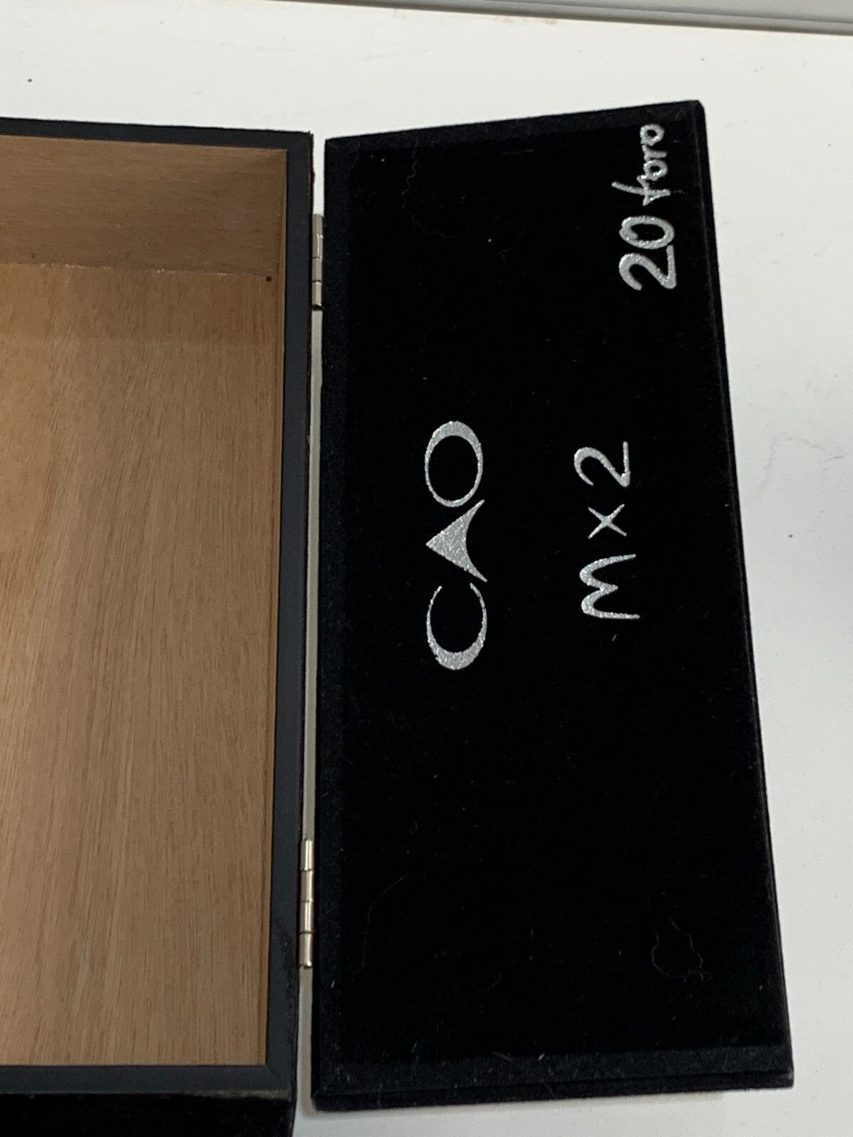 Black Velvet CAO MX2 Cigar Box Honduras