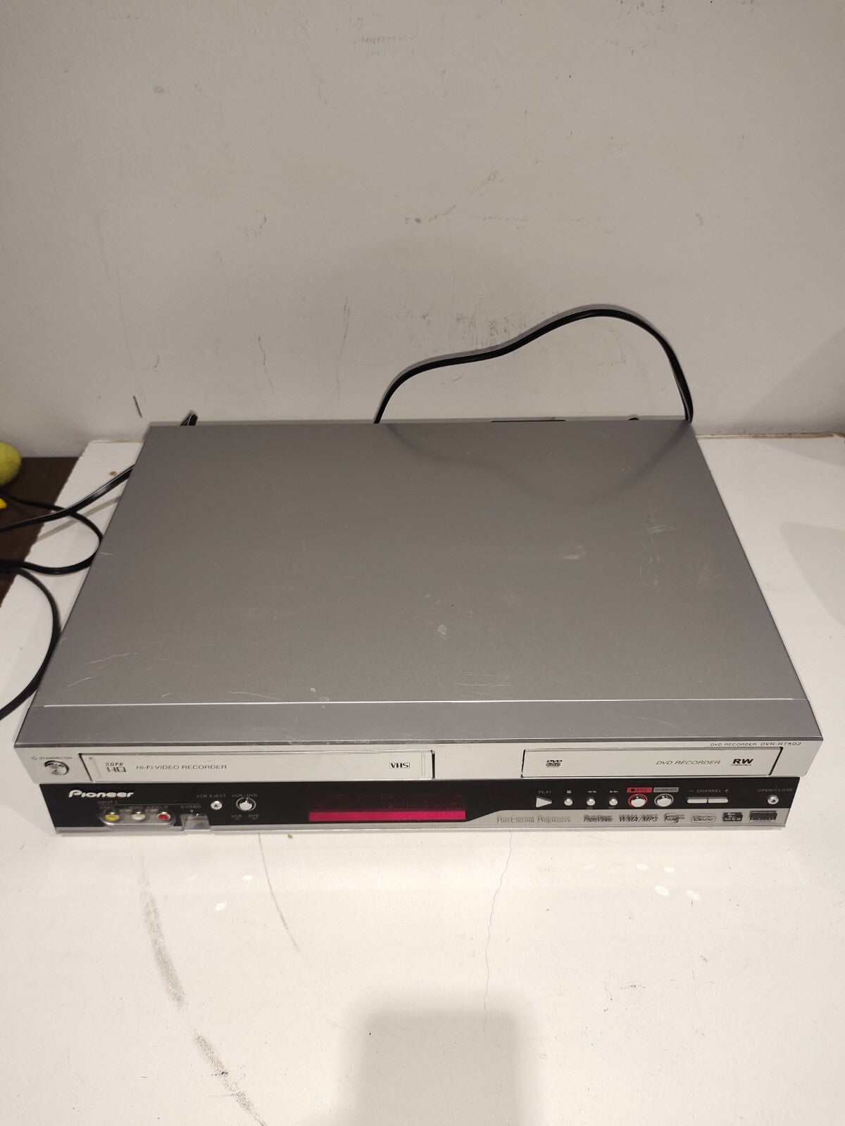 Pioneer Combo DVD Player / VCR VHS Video Cassette Recorder DVR-RT502-S