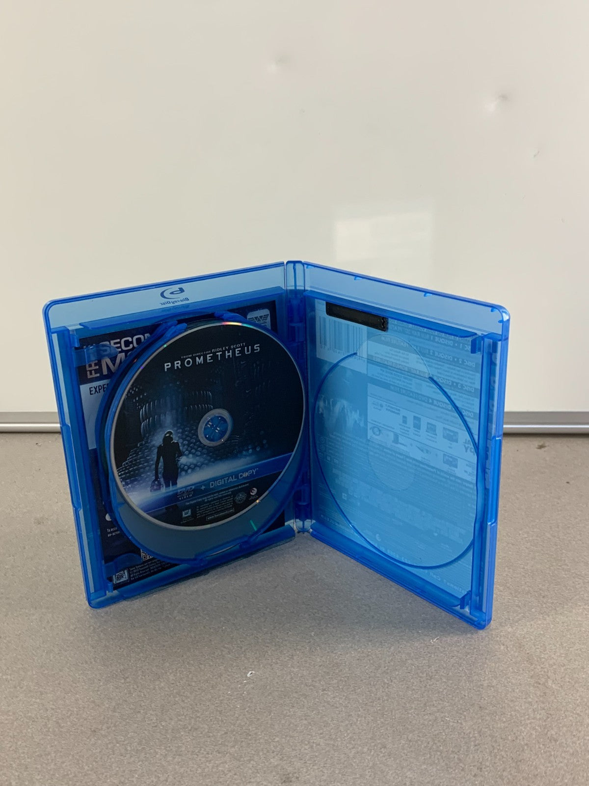 Prometheus Blu-ray 3D/DVD 4-Disc Set, Collectors Edition 3D