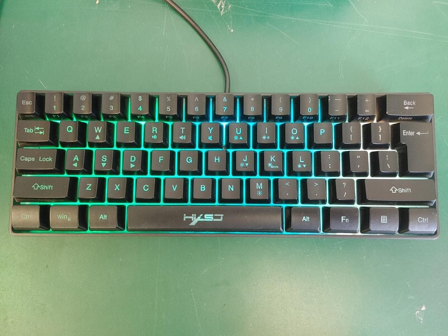 EXCELLENT CONDITION 60% Mechanical-Feel USB RGB Gaming Streaming Keyboard Black