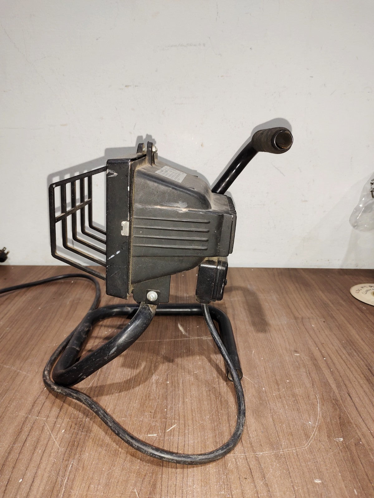 Industrial adjustable work light lamp metal cage handle 500 watts