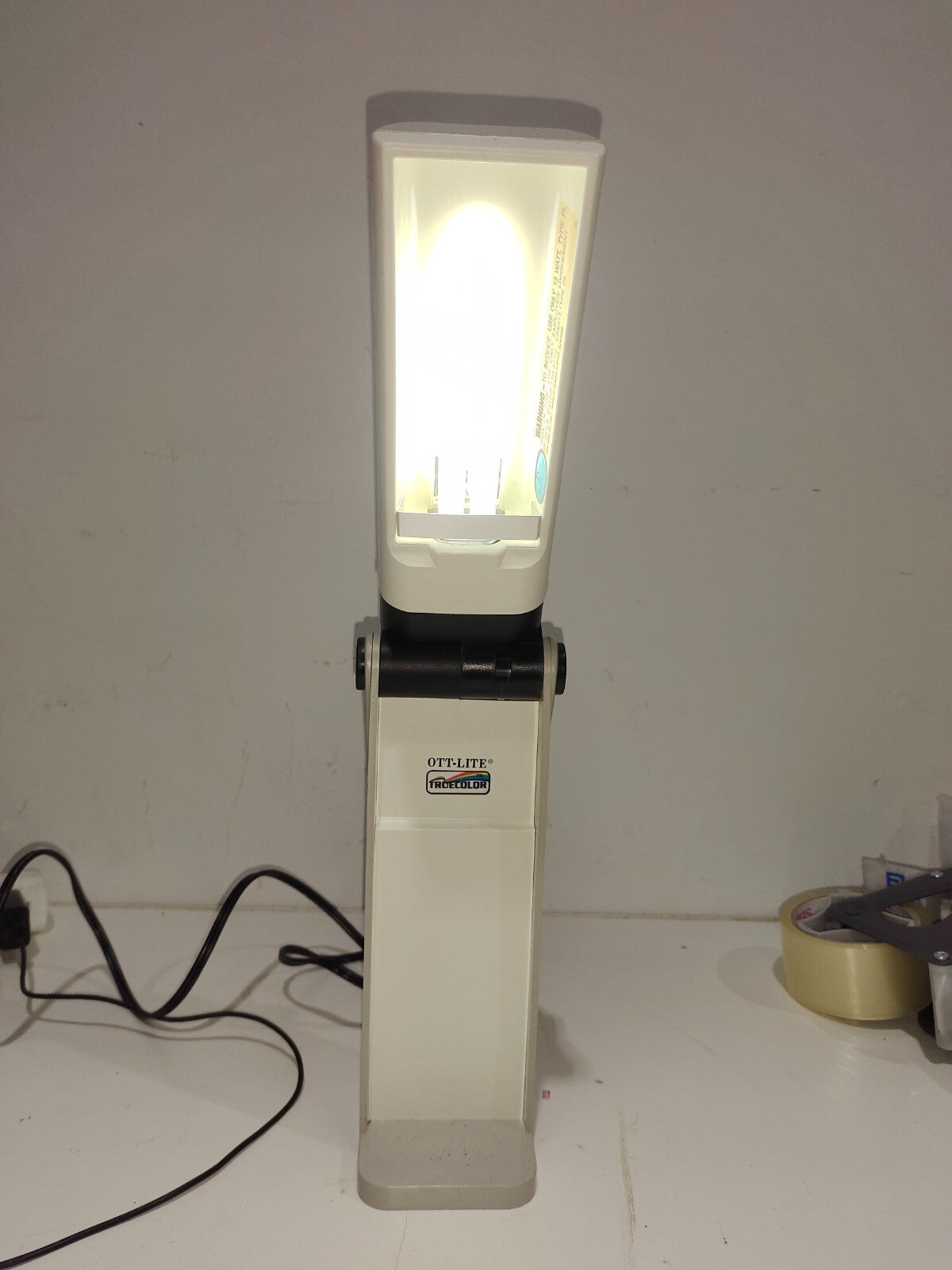 OTT-LITE Foldable Desk or Wall Mount Lamp - Model OTL13TCG
