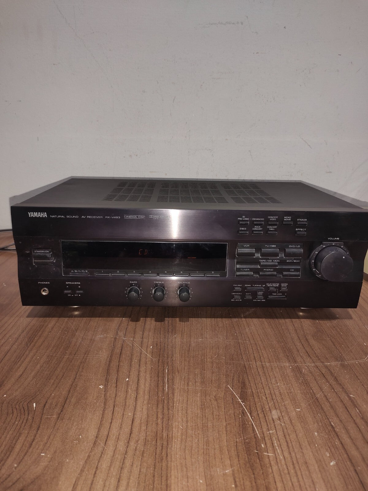 YAMAHA Natural Sound RX-V493 AV Stereo Receiver 220 Watts