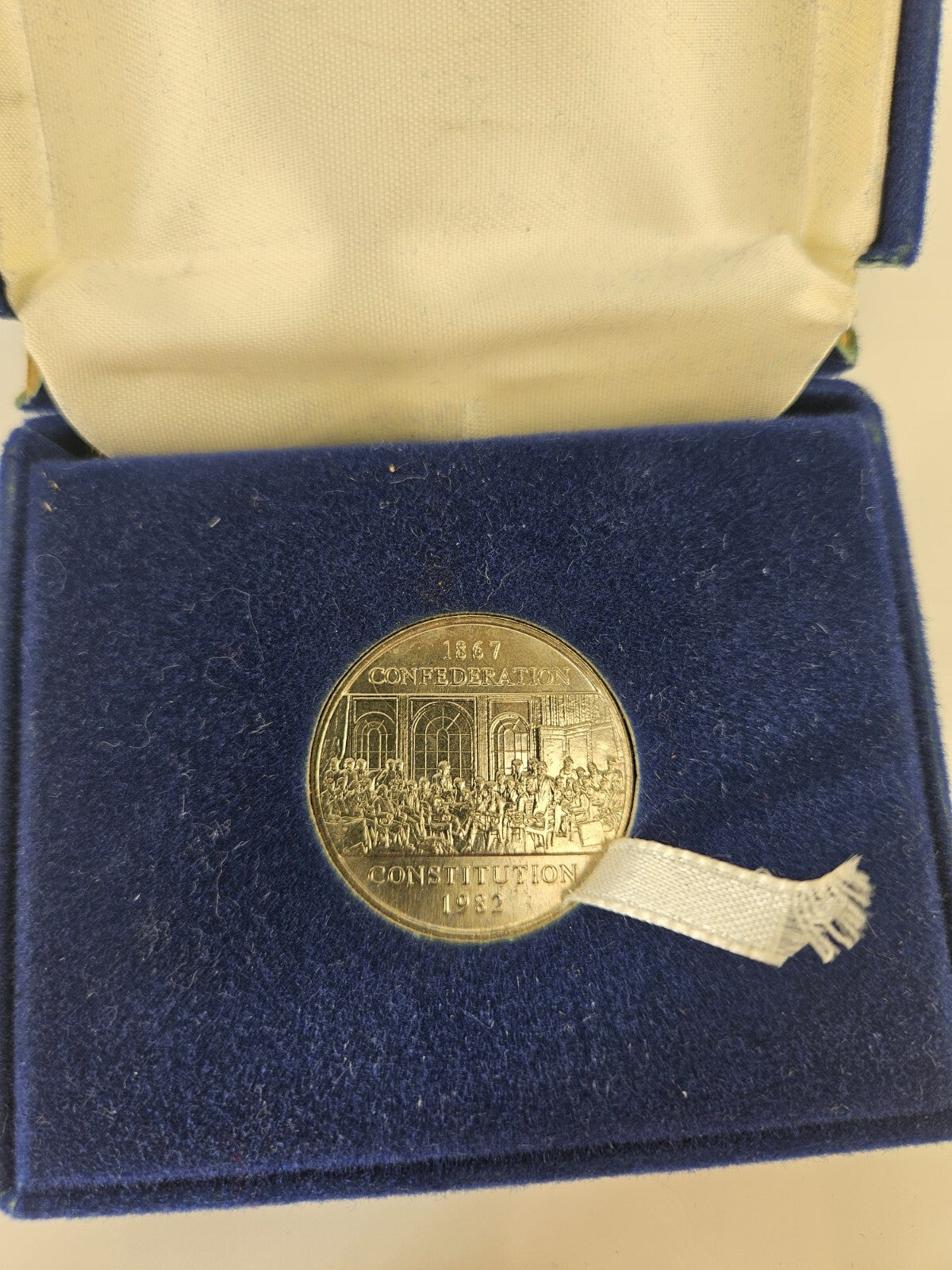 1982 Canada One Dollar Coin 1867 Confederation Constitution