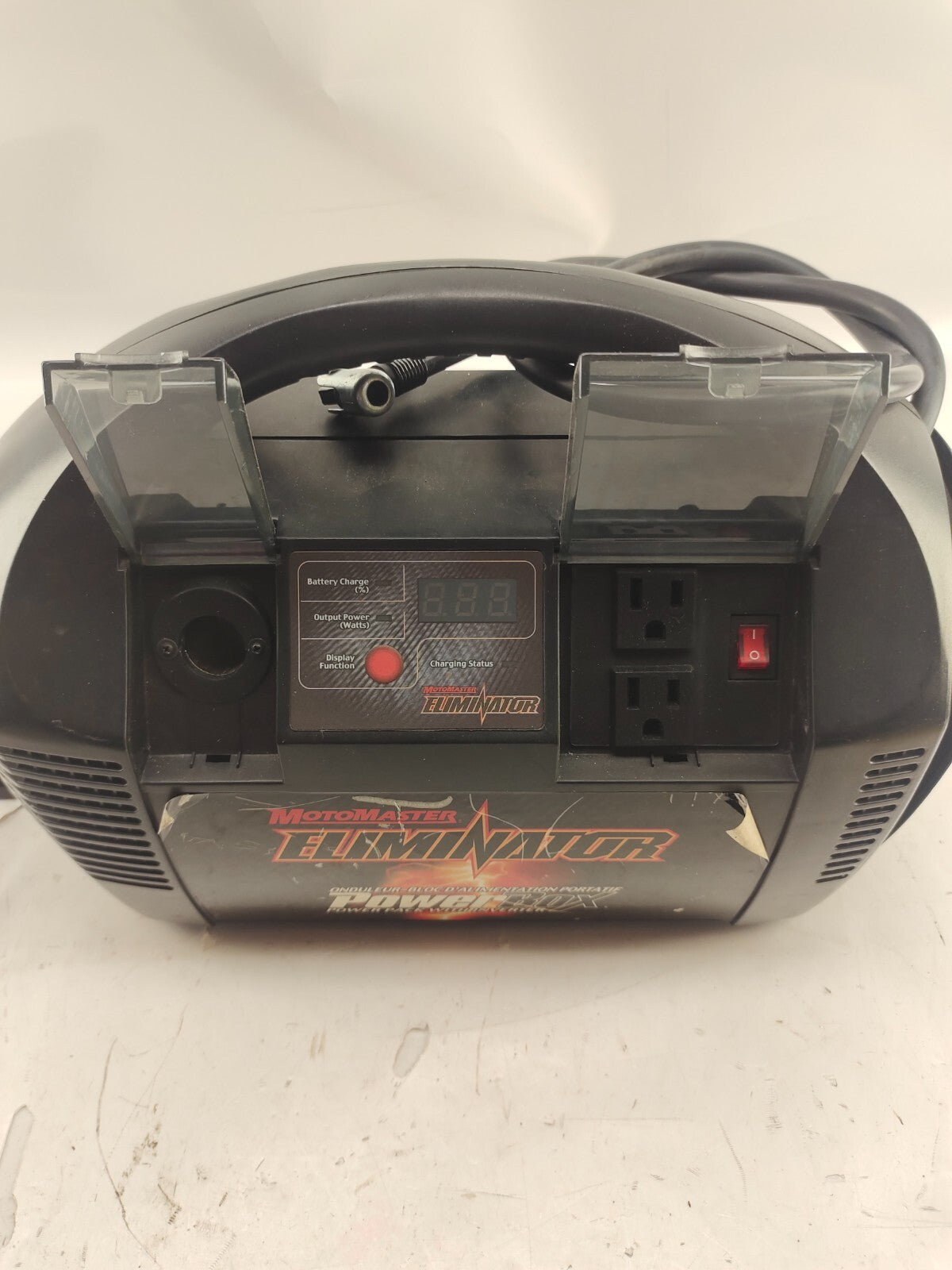 Motomaster Eliminator Power Box power pack with Inverter